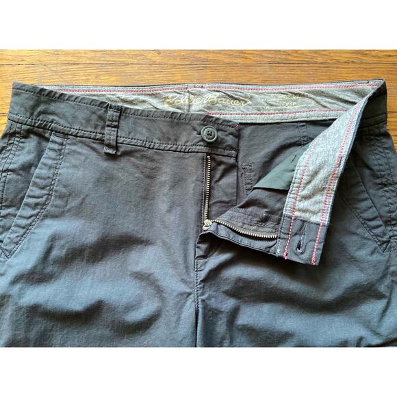 EDDIE BAUER Gray Slightly Curvy Crop Cargo Pants Women sz 10 - Picture 4 of 15